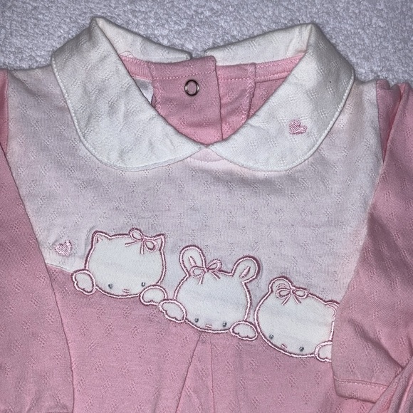 NWT Rumble Tumble 2 pc footed romper and hat girls 6/9m - Picture 2 of 7